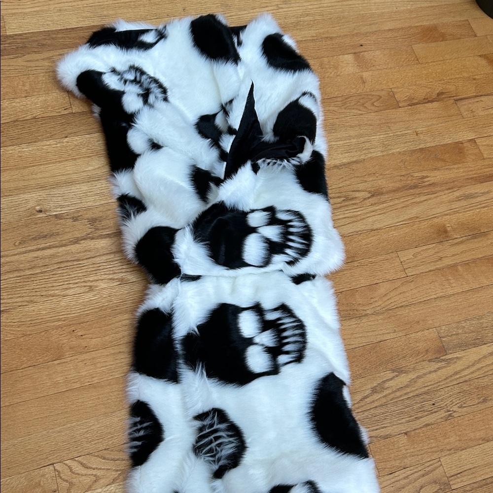 Cynthia Rowley Black and White Faux Fur Throw - Picture 7 of 9